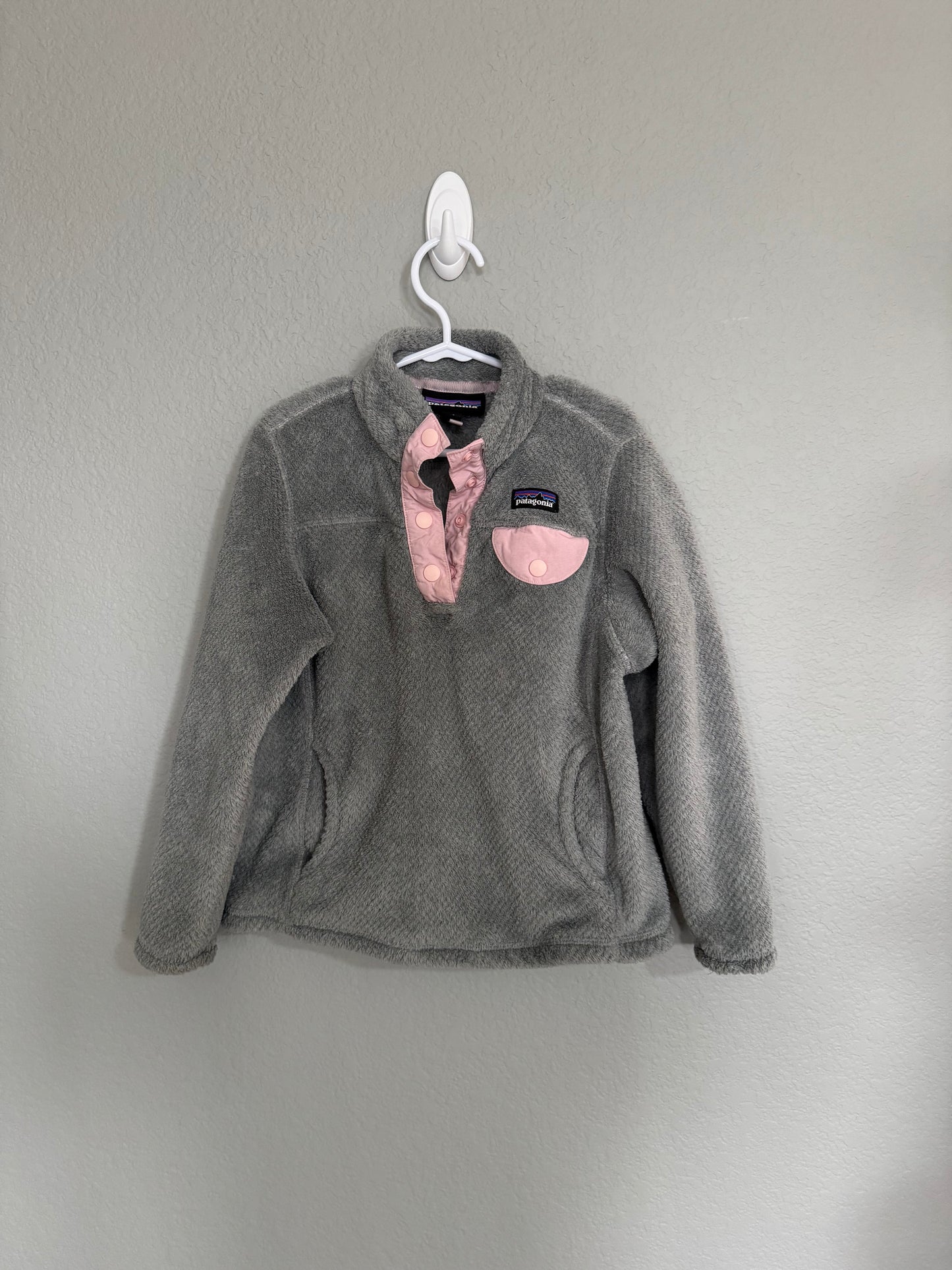 Child’s XS or 5-6y Patagonia re-tool snap T pullover