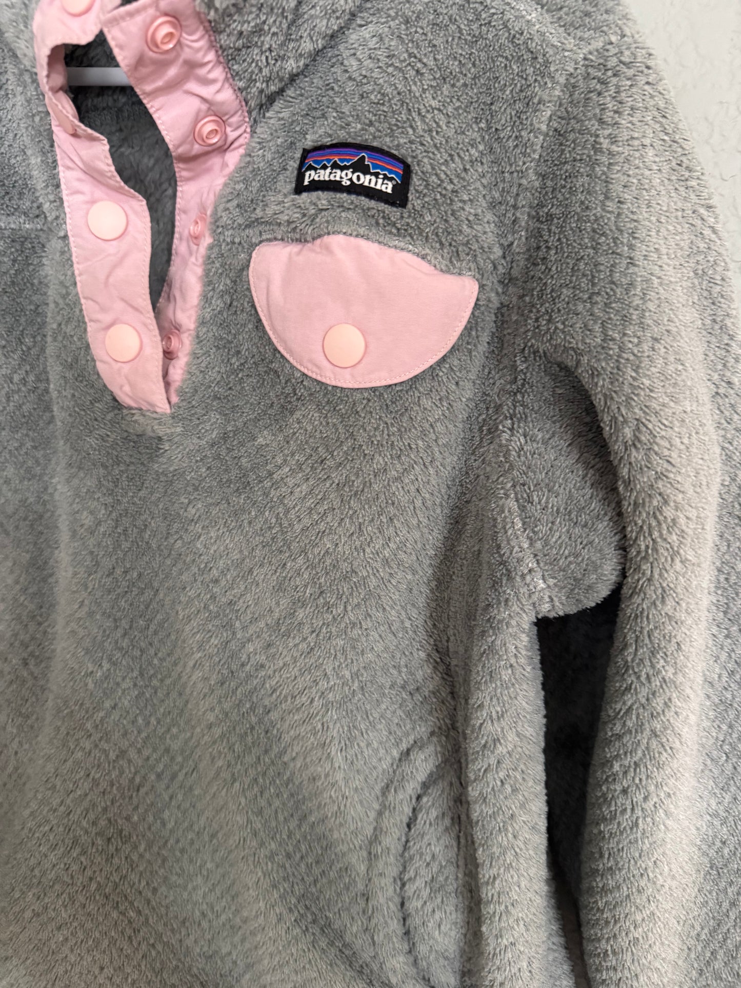 Child’s XS or 5-6y Patagonia re-tool snap T pullover