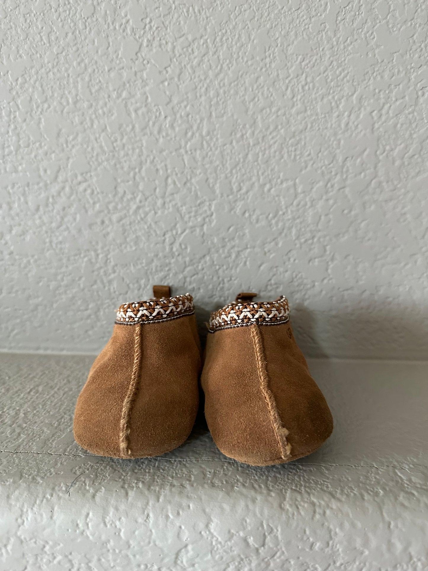 Baby Ugg Tazman Moccasins size Small